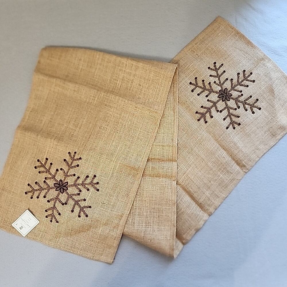 Beaded Snowflake Table Runner Winter Christmas 16in x 72in Jute‎ Rustic Natural